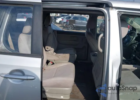 2017 Kia Sedona L из США, поврежденный, VIN KNDMA5C13H6255816